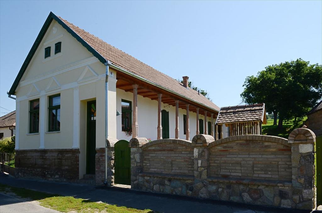 Hotel Zengoalja Vendeghaz Erzsébet Exterior foto