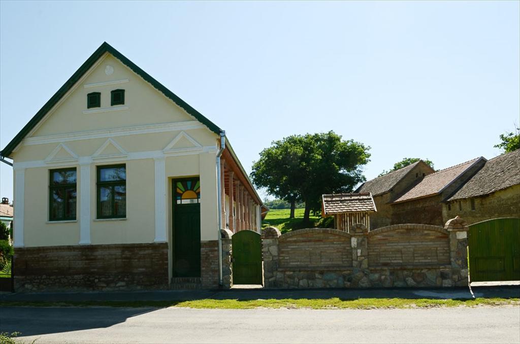 Hotel Zengoalja Vendeghaz Erzsébet Exterior foto
